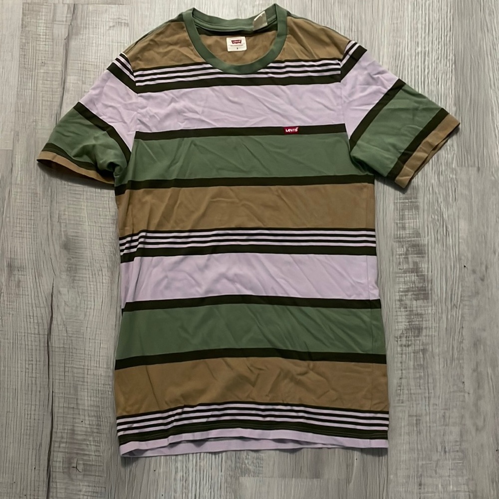 Levi’s tee- small never worn